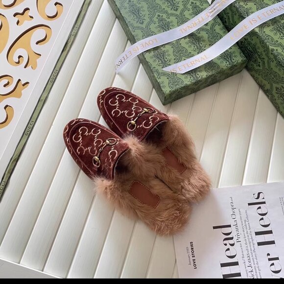 Gucci Velvet GG Mule Slippers with Fur Trim - Picture 4 of 6